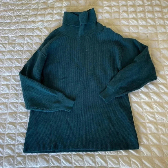 Free People structured ribbed turtleneck sweater in deep jade - Picture 3 of 9